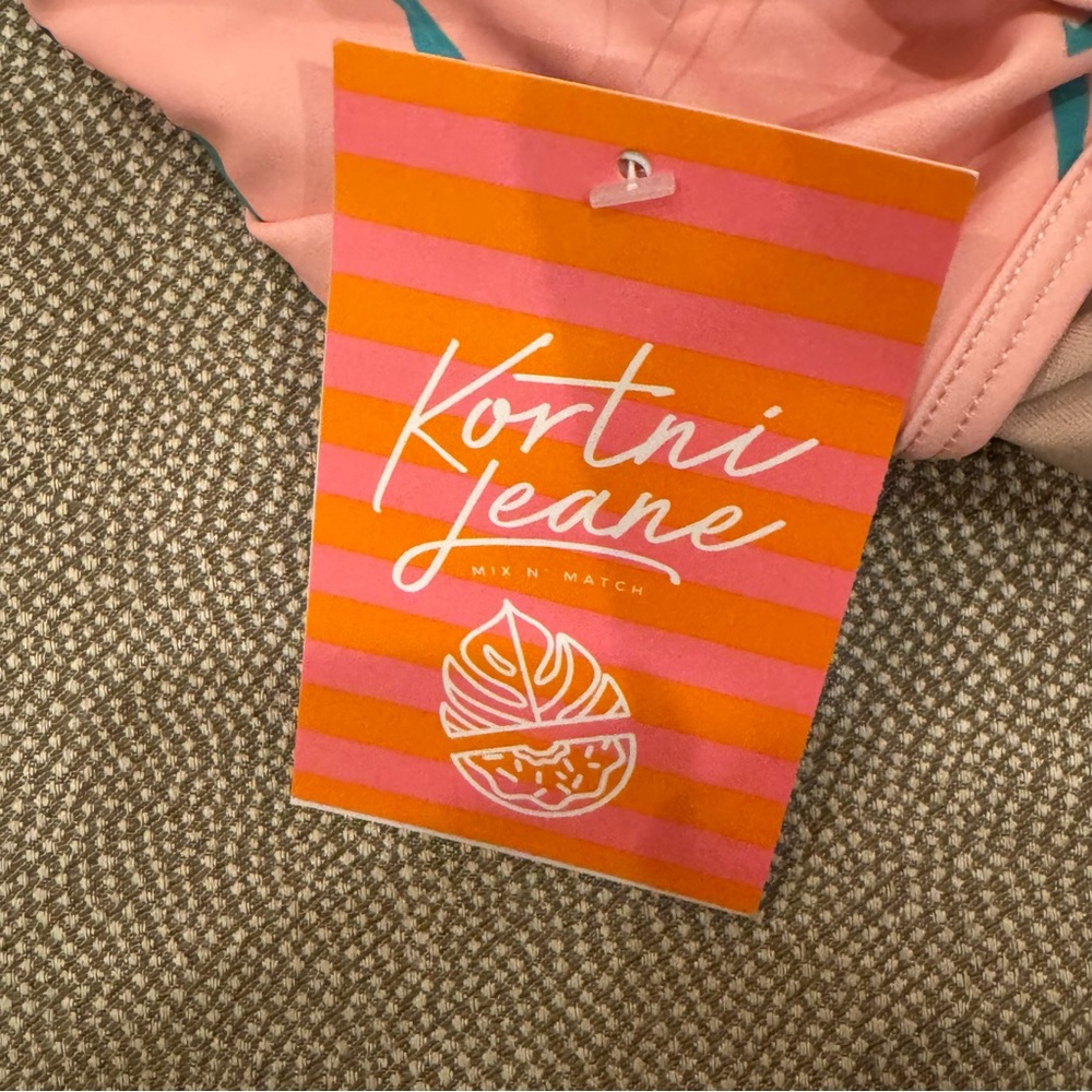 Kortni Jeane Pink Cropped Swim Tank Top – Alligator Print, Size Small, NWT - Picture 10 of 12